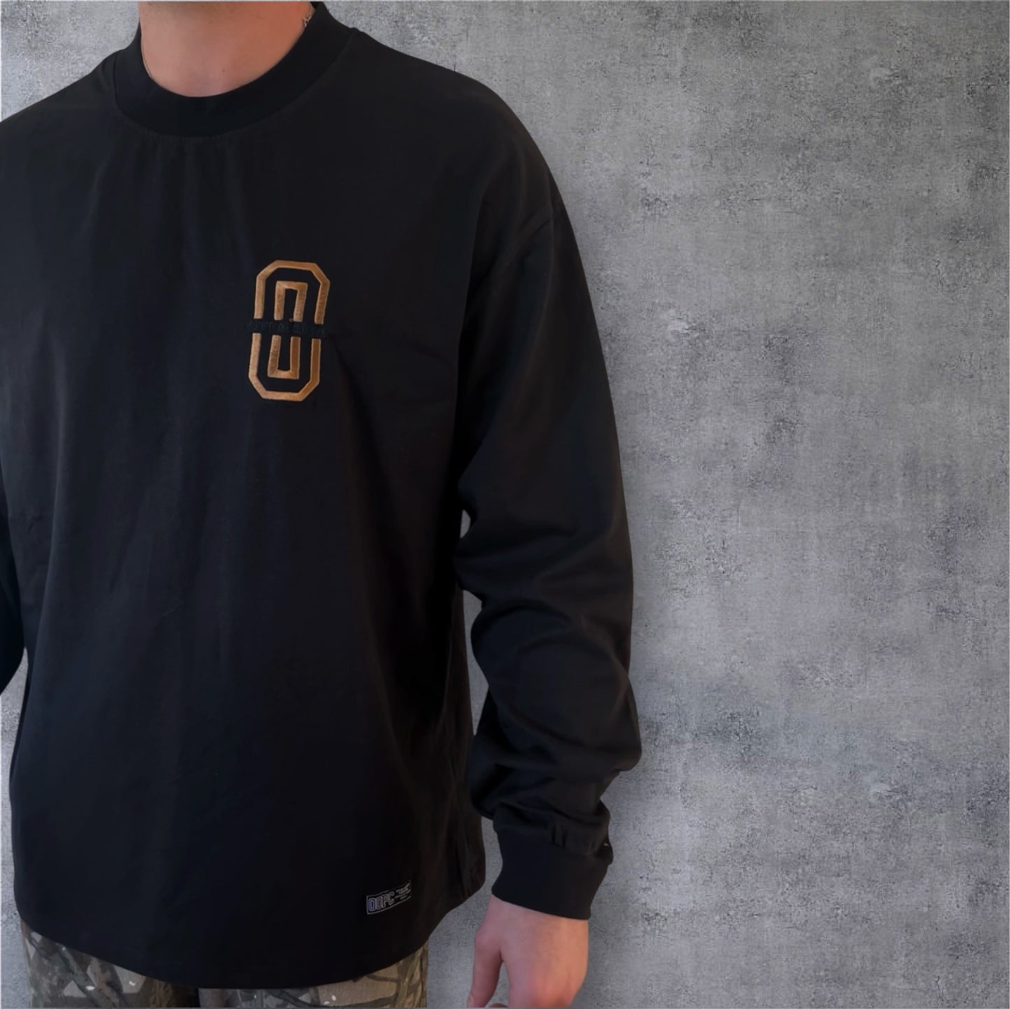“O” Long Sleeve - Black.